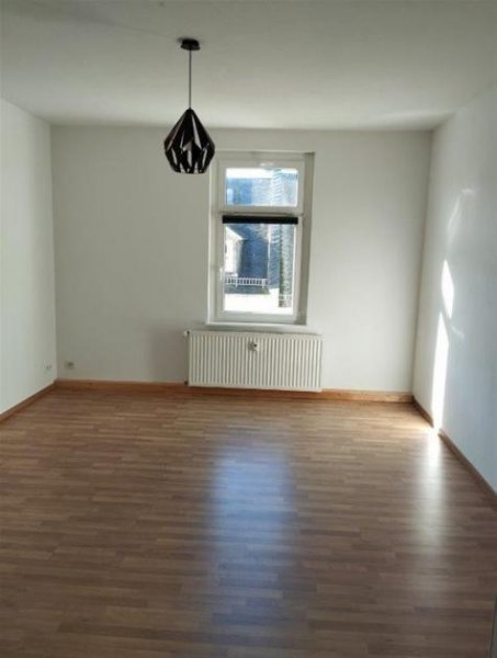 Glauchau Großzügige 3-Zimmer mit Einbauküche, Laminat, sep. WC und Wannenbad im Zentrum! Wohnung mieten