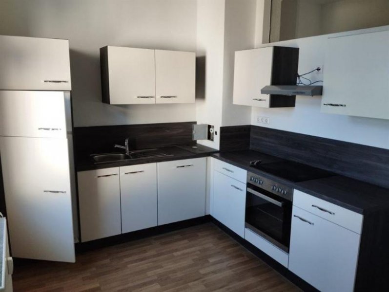 Glauchau Großzügige 3-Zimmer mit Einbauküche, Laminat, sep. WC und Wannenbad im Zentrum! Wohnung mieten