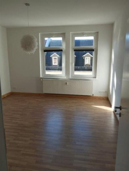 Glauchau Großzügige 3-Zimmer mit Einbauküche, Laminat, sep. WC und Wannenbad im Zentrum! Wohnung mieten