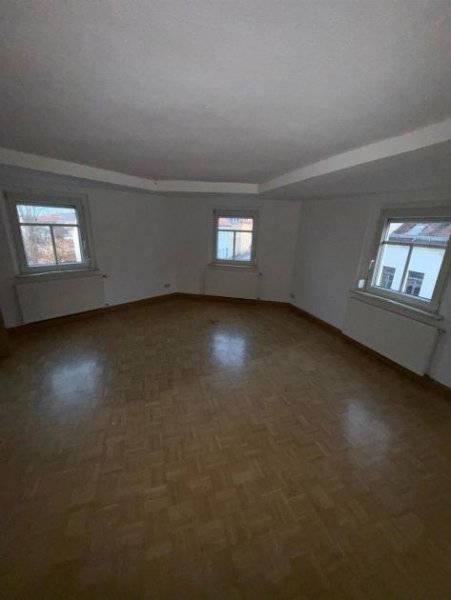 Meerane Eckwanne und Dachterrasse! Gemütliche 3-Zimmer mit Laminat, SP und 2 Bädern in guter Lage! Wohnung mieten
