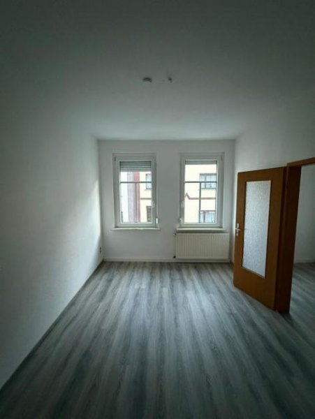 Meerane Gemütliche 3,5-Zimmer mit Laminat, SP, Wanne und Dusche in guter Lage! Wohnung mieten