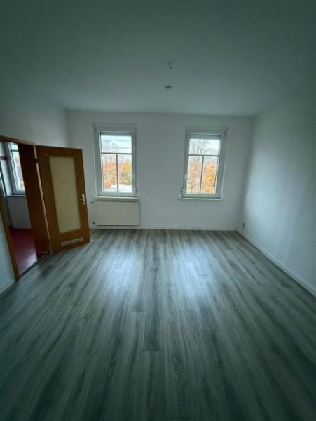 Meerane Gemütliche 3,5-Zimmer mit Laminat, SP, Wanne und Dusche in guter Lage! Wohnung mieten