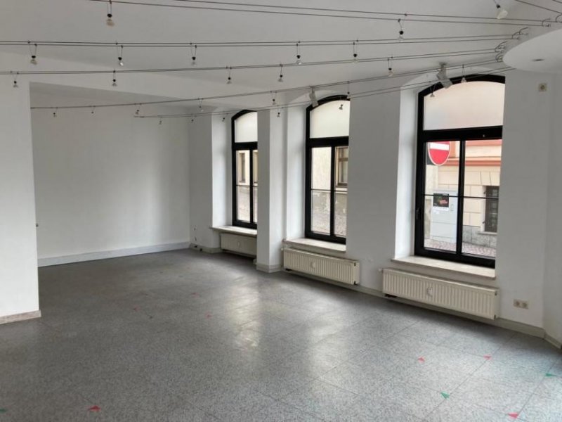 Meerane Gemütlicher Eckladen mit großen Fenstern, WC und Lagerfläche in zentraler Lage!!! Gewerbe mieten