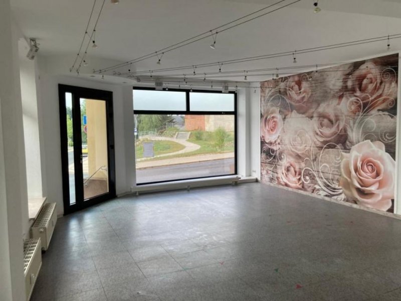 Meerane Gemütlicher Eckladen mit großen Fenstern, WC und Lagerfläche in zentraler Lage!!! Gewerbe mieten