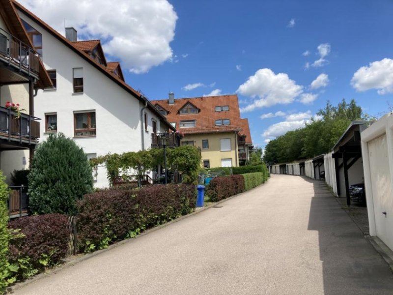 Werdau Ab 1.11.! Wohnen im Grünen - 2-Zimmer-Maisonette mit Loggia und Garage! Wohnung mieten