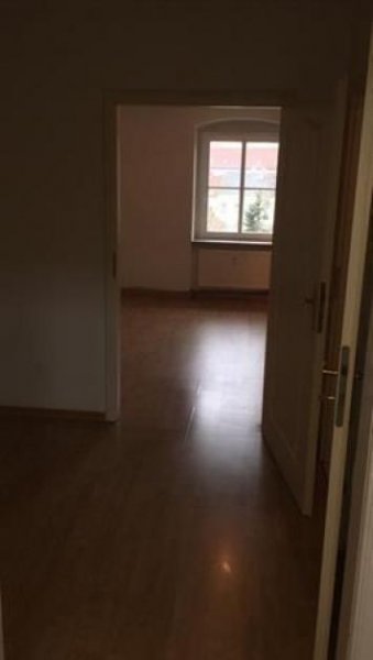 Werdau Gemütliche DG 2-Zimmer mit Aufzug und Stellplatz in Villa am Park! Wohnung mieten