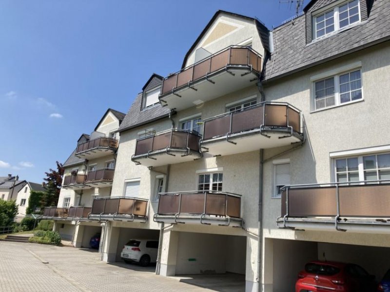 Fraureuth Erstbezug! Fraureuth; Schöne frisch renovierte 3-Zimmer Dachgeschosswohnung mit Balkon! Wohnung mieten