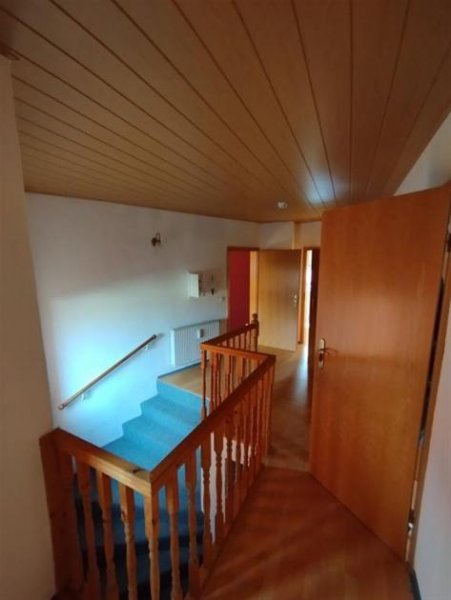 Reichenbach im Vogtland Großzügige 3-Zimmer mit EBK, großen Balkon und Laminat in zentraler Lage! Wohnung mieten