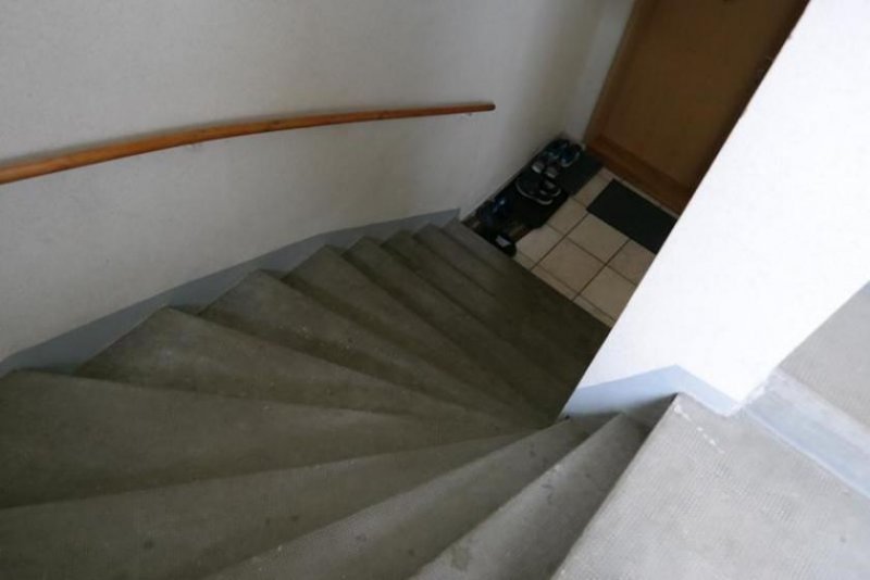 Reichenbach im Vogtland * Günstige 1-Zimmer mit Einbauküche, Laminat und Dusche * Wohnung mieten