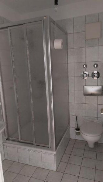 Plauen 2-Raum Wohnung in zentrumsnaher Lage - 1. OG mit Aufzug und Balkon Wohnung mieten