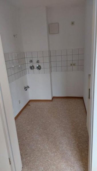 Plauen 2-Raum Wohnung in zentrumsnaher Lage - 1. OG mit Aufzug und Balkon Wohnung mieten