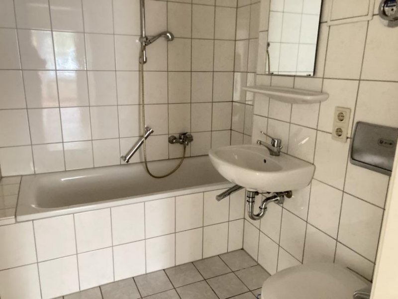 Plauen Schöne 1,5-Raum-Whg. mit Fahrstuhl, Balkon u. TG-Stpl. in zentrumsnaher Lage! Wohnung mieten