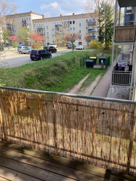 Chemnitz Großzügige 2-Zimmer mit Laminat, Balkon und Wannenbad in zentraler Lage! Wohnung mieten