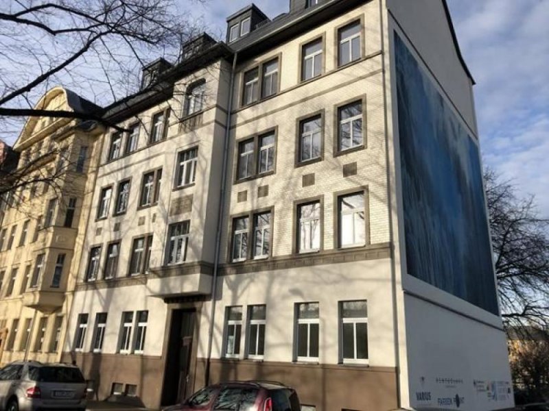 Chemnitz Großzügige 2-Zimmer mit Laminat, Wanne und Balkon in zentraler Lage! EBK mgl. Wohnung mieten