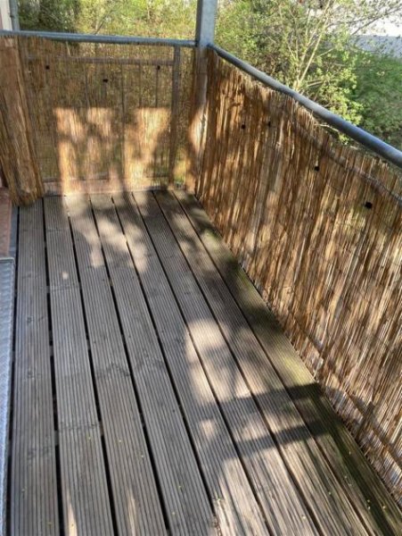 Chemnitz Großzügige 2-Zimmer mit Laminat, Balkon und Wannenbad in zentraler Lage! Wohnung mieten