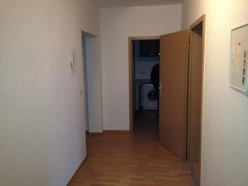 Chemnitz Großzügige 3-Zimmer mit Abstellraum, Laminat, Riesenküche, EBK und Wannenbad in uninaher Lage!! Wohnung mieten