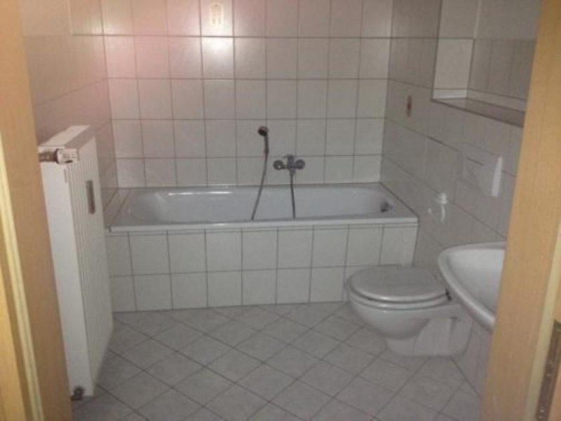 Chemnitz Großzügige 3-Zimmer mit Abstellraum, Laminat, Riesenküche, EBK und Wannenbad in uninaher Lage!! Wohnung mieten