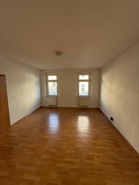Chemnitz Großzügige Hinterhaus 2-Zimmer mit Laminat, EBK und Wannenbad in uninaher Lage! Wohnung mieten