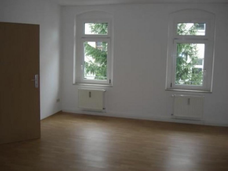 Chemnitz Großzügige Hinterhaus 2-Zimmer mit Laminat, EBK und Wannenbad in uninaher Lage! Wohnung mieten