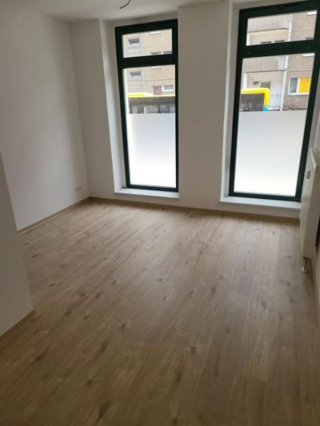 Chemnitz Großzügige und neu renovierte 2-Zimmer mit EBK & Laminat im Zentrum! Wohnung mieten
