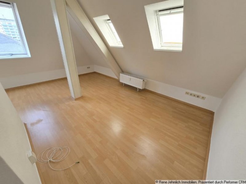 Chemnitz Helle 2-Raum-Dachgeschosswohnung mit Balkon im Zentrum von Chemnitz Wohnung mieten