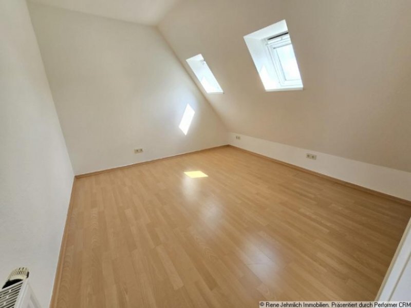 Chemnitz Helle 2-Raum-Dachgeschosswohnung mit Balkon im Zentrum von Chemnitz Wohnung mieten