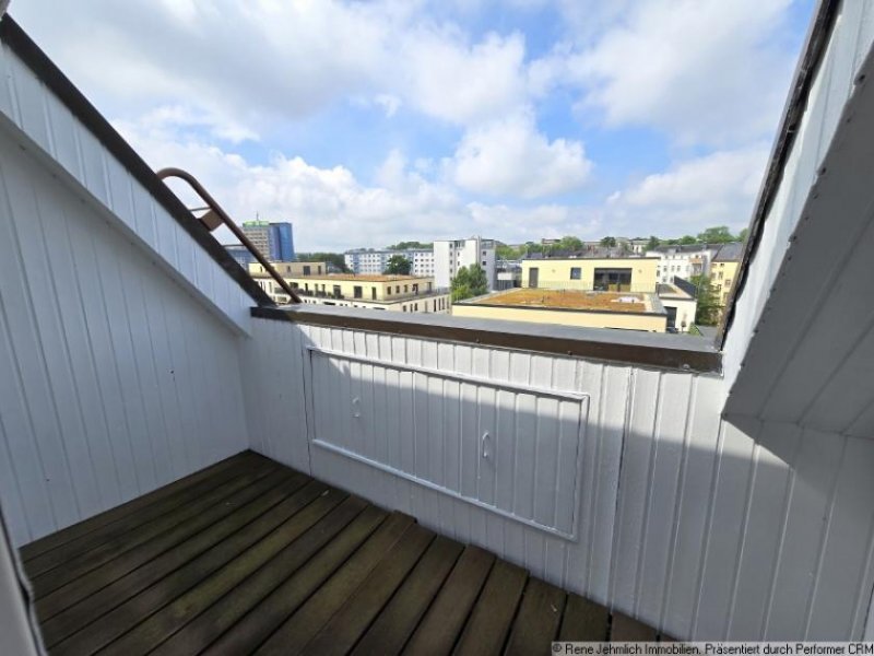 Chemnitz Helle 2-Raum-Dachgeschosswohnung mit Balkon im Zentrum von Chemnitz Wohnung mieten