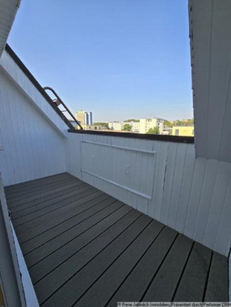 Chemnitz Helle 2-Raum-Dachgeschosswohnung mit Balkon im Zentrum von Chemnitz Wohnung mieten