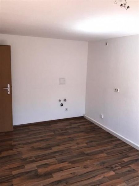 Chemnitz Kompakte Hinterhaus DG 2,5-Zimmer mit Einbauküche, Laminat und Wanne in uninaher Lage! Wohnung mieten