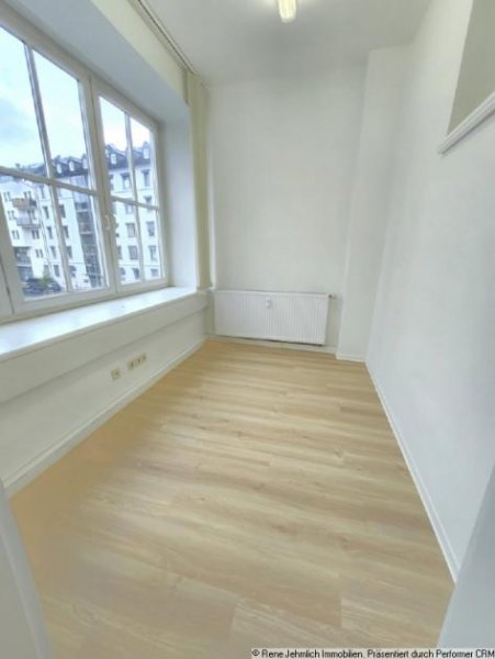 Chemnitz Schönes Büro mit 4 Räumen im Zentrum Gewerbe mieten