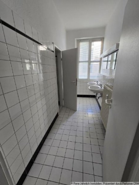 Chemnitz Schönes Büro mit 4 Räumen im Zentrum Gewerbe mieten