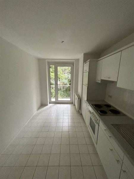 Chemnitz 2-Zimmer mit Einbauküche, Balkon, Dusche und Laminat zum Toppreis! Wohnung mieten