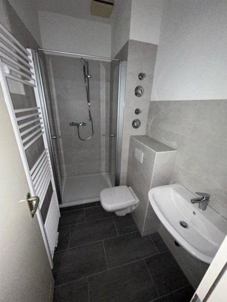 Chemnitz Gemütliche 2-Zimmer mit Dusche und Laminat in Bestlage! Wohnung mieten