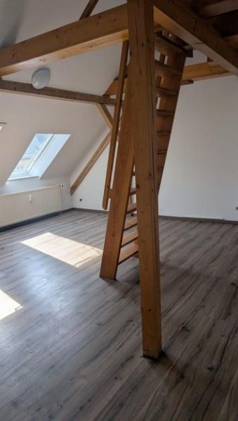 Chemnitz Gemütliche DG 2,5-Zimmer mit Wanne, offener Küche und Laminat in Bestlage! Wohnung mieten