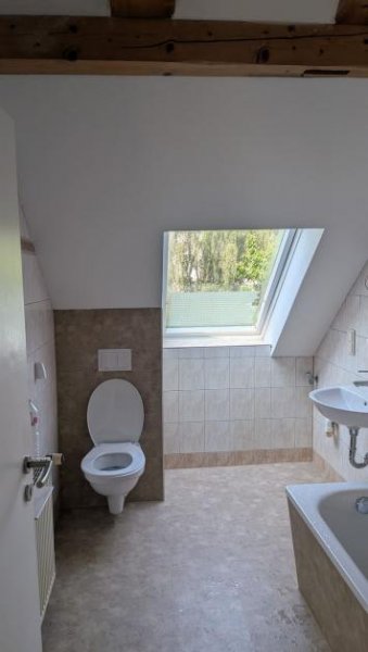 Chemnitz Gemütliche DG 2,5-Zimmer mit Wanne, offener Küche und Laminat in Bestlage! Wohnung mieten