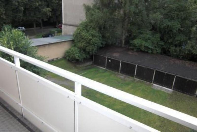 Chemnitz Großzügige 2-Zimmer mit Balkon, Laminat und Wannenbad in sehr guter Lage! Wohnung mieten