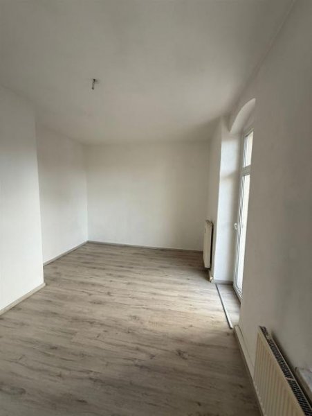 Chemnitz Großzügige 2-Zimmer mit Balkon, EBK, Laminat und Wanne in sehr guter Lage! Wohnung mieten