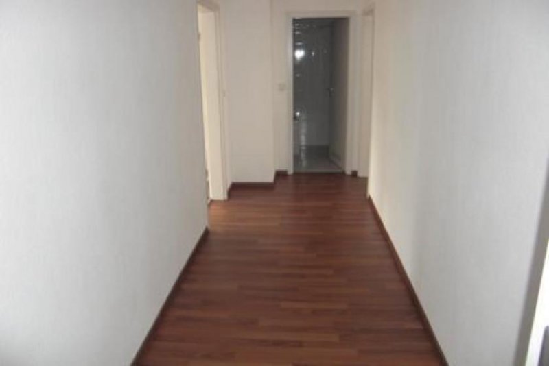 Chemnitz Großzügige 2-Zimmer mit Balkon, Laminat und Wannenbad in sehr guter Lage! Wohnung mieten