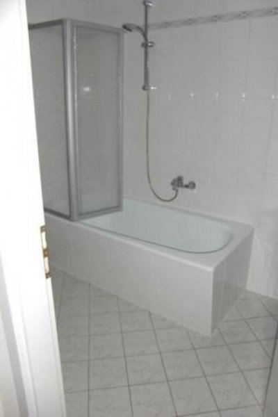 Chemnitz Großzügige 2-Zimmer mit Balkon, Laminat und Wannenbad in sehr guter Lage! Wohnung mieten