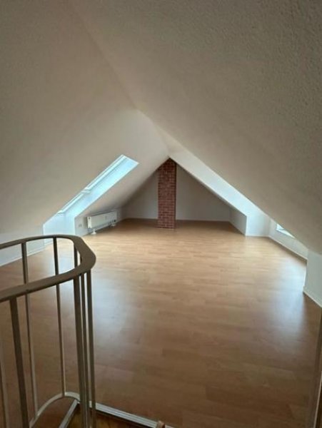 Chemnitz Großzügige 3-Zimmer mit Laminat, EBK, Lift und Wanne in guter Lage Wohnung mieten