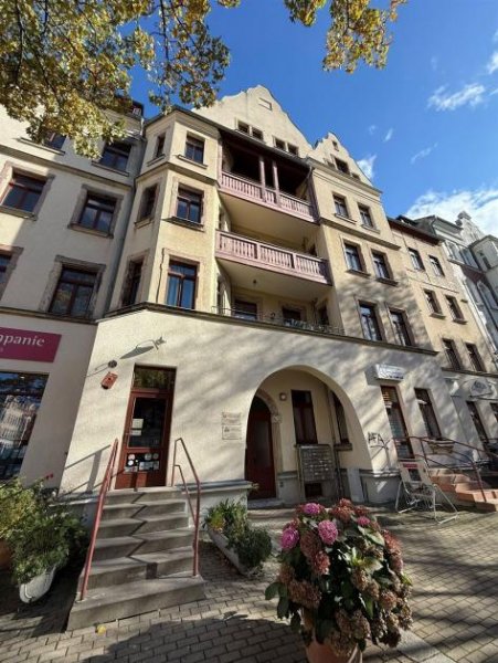 Chemnitz *** Kompakte DG Kaßberg 2-Zimmer mit Aufzug, Parkett und EBK *** Wohnung mieten