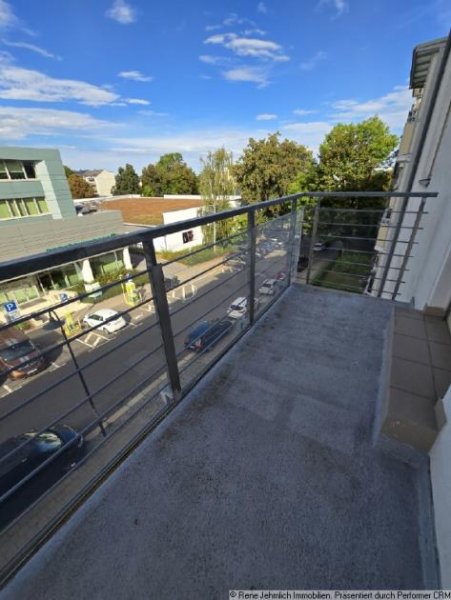 Chemnitz Tolle 3 Raum Wohnung mit 2 Balkonen und Stellplatz Wohnung mieten