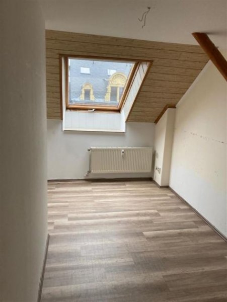 Chemnitz DG 4-Zimmer Maisonette mit Laminat und Südbalkon in zentraler Lage!!! Wohnung mieten