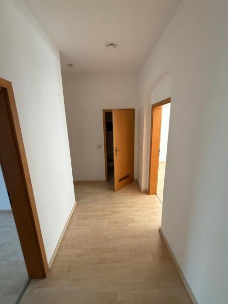Chemnitz Gemütliche 2-Zi. mit Laminat, Balkon, EBK und Wannenbad in sehr guter Lage! Wohnung mieten