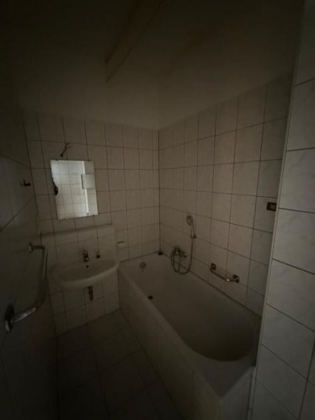 Chemnitz Gemütliche 2-Zi. mit Laminat, Balkon, EBK und Wannenbad in sehr guter Lage! Wohnung mieten