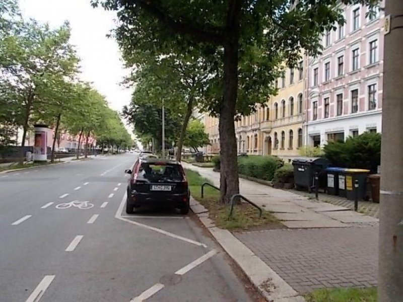 Chemnitz Gemütliche und vollmöblierte DG 3-Zi. mit Laminat, EBK und Wannenbad in Chemnitzer Toplage! Wohnung mieten