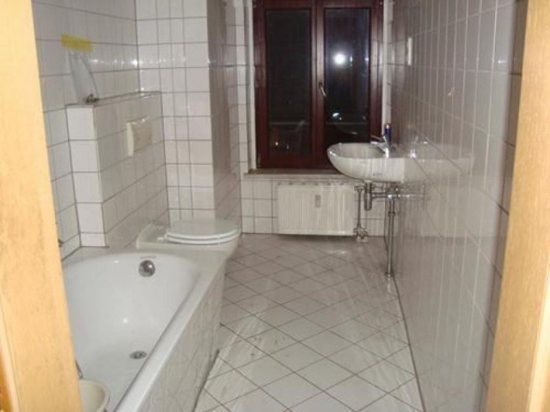 Chemnitz * Großzügige 1-Zimmer mit neuem Laminat und Wannenbad im Zentrum! * Wohnung mieten