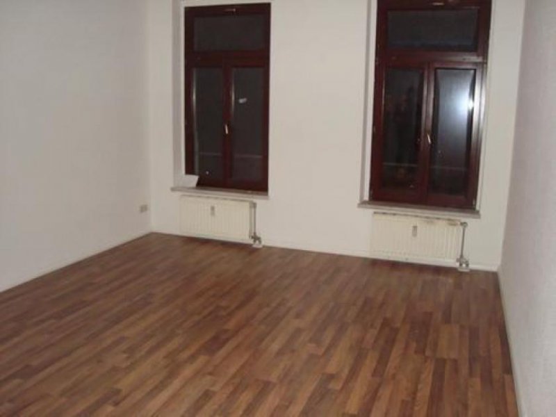 Chemnitz * Großzügige 1-Zimmer mit neuem Laminat und Wannenbad im Zentrum! * Wohnung mieten