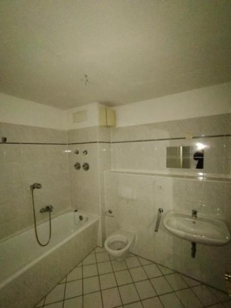 Chemnitz Großzügige 1-Zimmer mit EBK, Laminat, Aufzug und TG-Stellplatz in sehr guter Lage Wohnung mieten