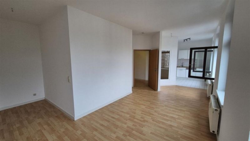 Chemnitz Großzügige 1-Zimmer mit Wannenbad, EBK, offener Küche und Aufzug! Wohnung mieten